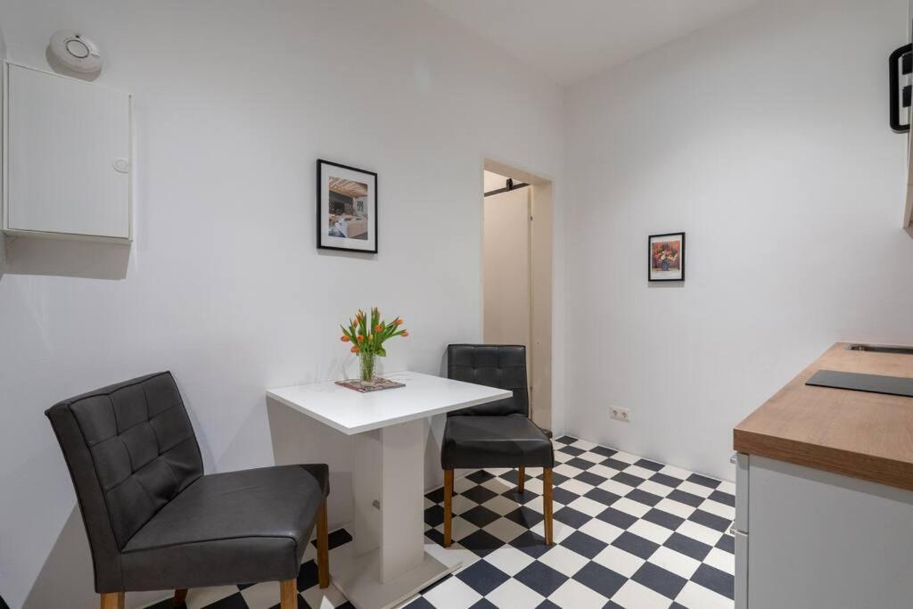 Practical 1Br Flat By Center By Hm Viena Exterior foto